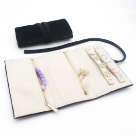 BG-1040 velvet jewelry roll