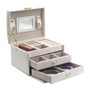 BG-1047 large jewelry case with 3 tiers