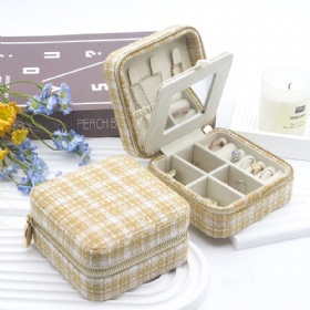 BG-1058 fabrics jewlelry box for rings