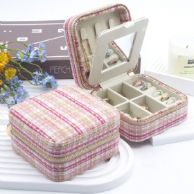 BG-1059 colorfull fabric jewelry box