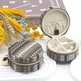 BG-1072 brown fabrics jewlery case