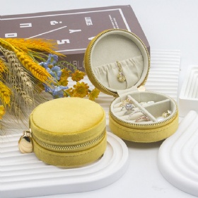 BG-1073 round velvet jewelry box mini size
