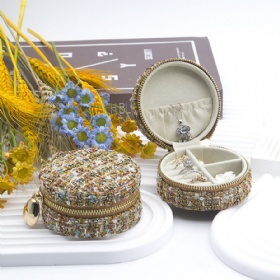 BG-1074 round mini jewelry box for travel