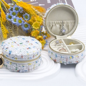 BG-1076 fabrics jewelry case mini box for travel